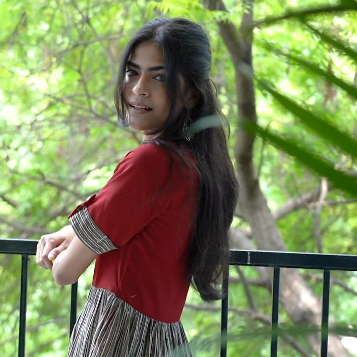 Photograph,Photo shoot,Beauty,Long hair,Shoulder,Photography,Tree,Black hair,Outerwear,Sleeve