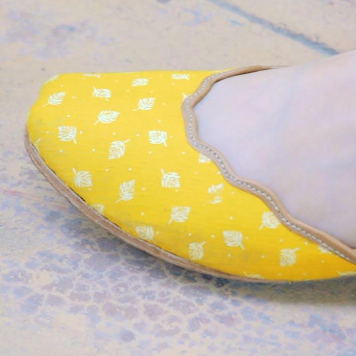Vibrant printed polka dot Yellow Juutis