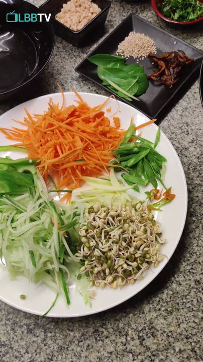 Dish,Food,Cuisine,Ingredient,Produce,Vegetarian food,Namul,Thai food,Salad,Recipe