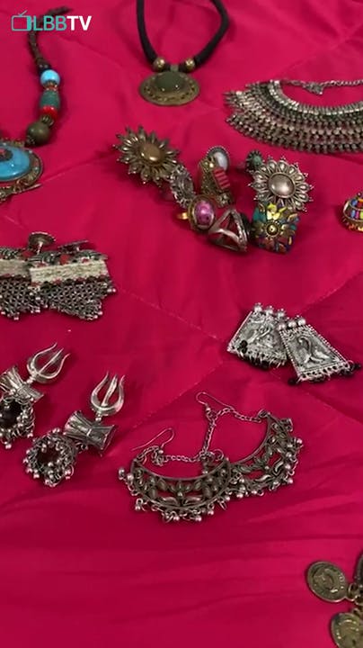 Jewellery,Fashion accessory,Blouse,Magenta,Metal
