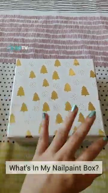 Yellow,Leaf,Nail,Finger,Pattern,Hand,Comfort food