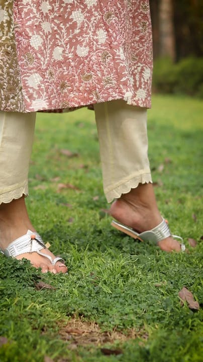 Joint,Hand,Shoe,Photograph,Leg,Plant,White,Green,People in nature,Street fashion